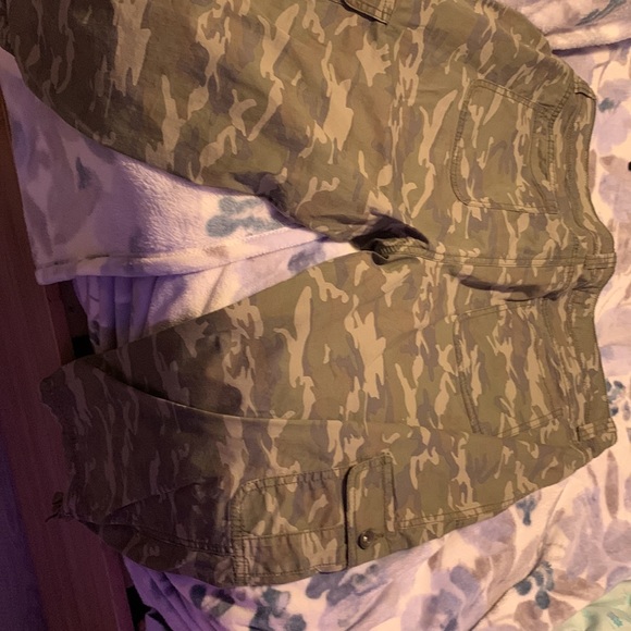 Faded Glory *size 16* Women's camo capris - Picture 4 of 4